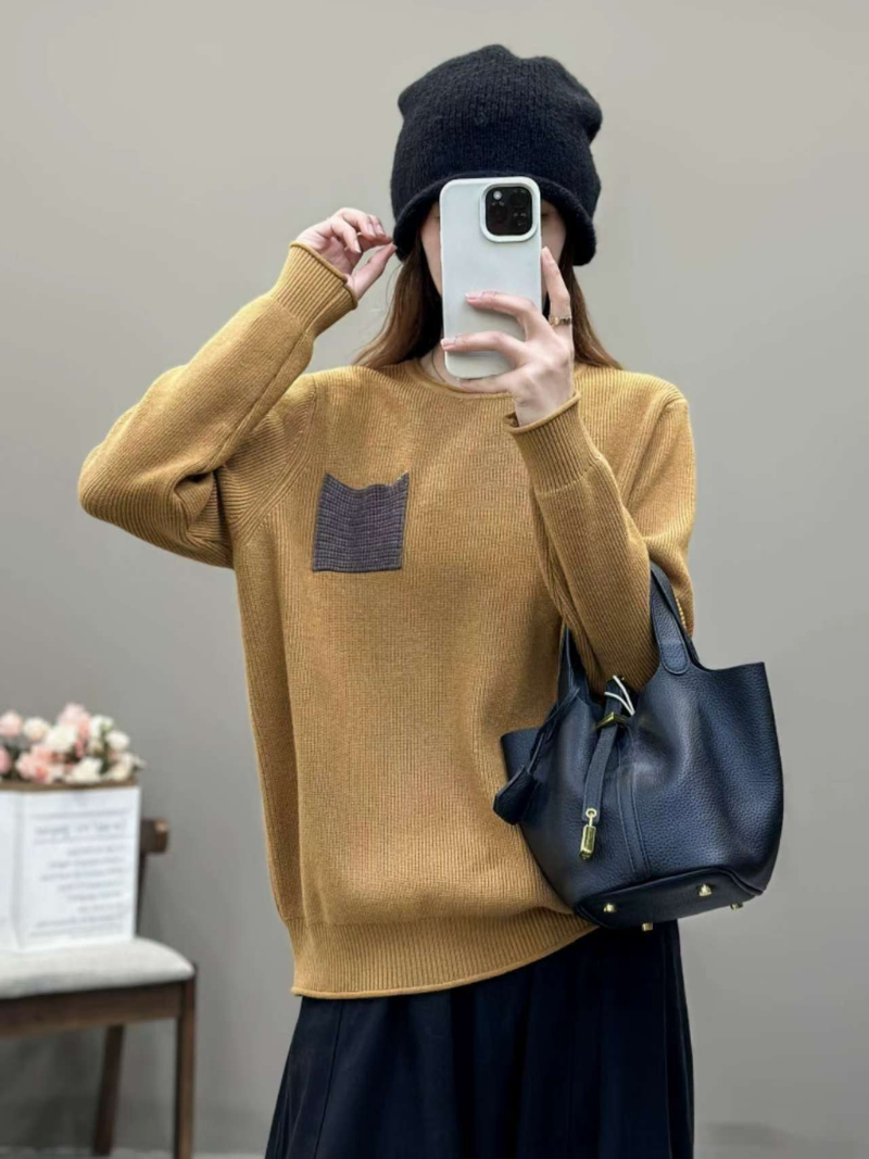 Women's Modern & Trendy Crew Neck Floral Color Sweater