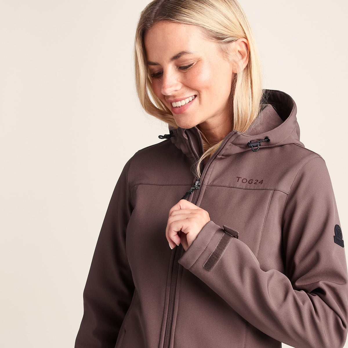 Keld Womens Shower Resistant Hooded Softshell Jacket - Dark Mauve