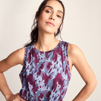 Quinn Womens Performance Vest - Smokey Blue Print