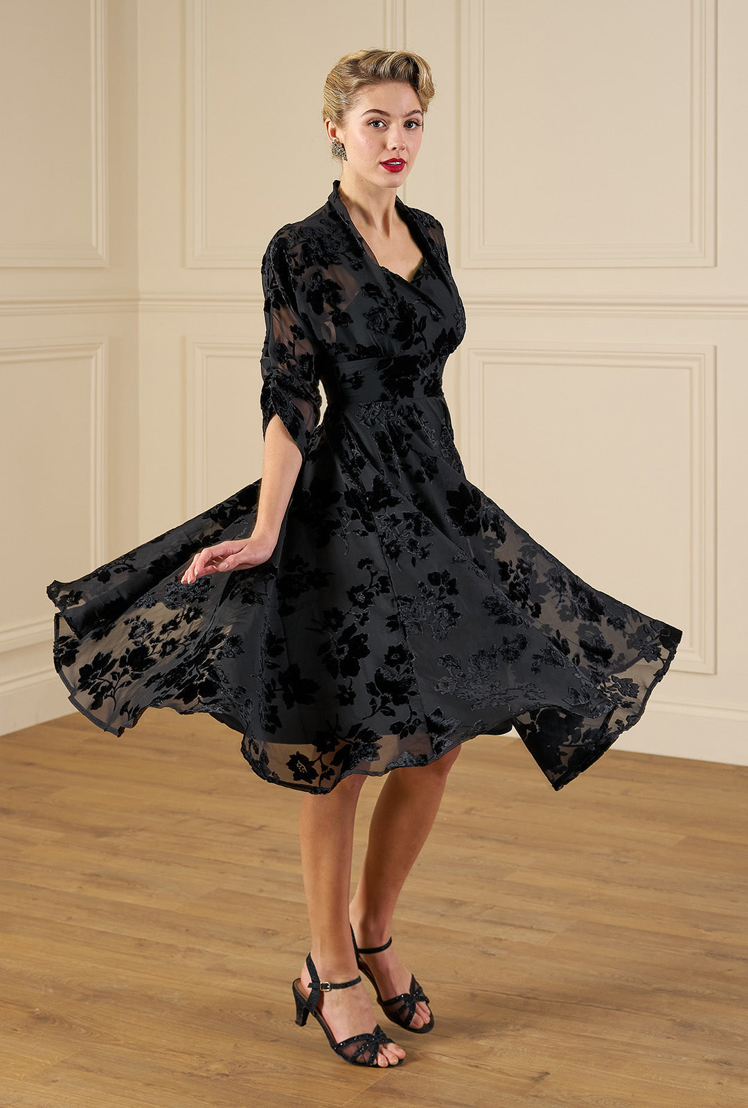 1950s Grace Dress - Black Rose Devore