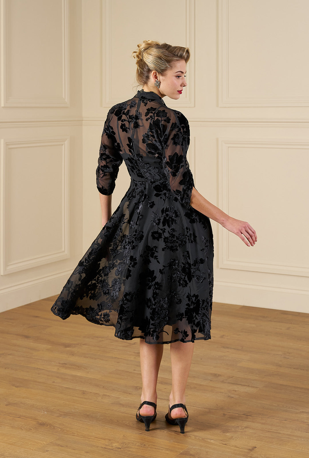 1950s Grace Dress - Black Rose Devore