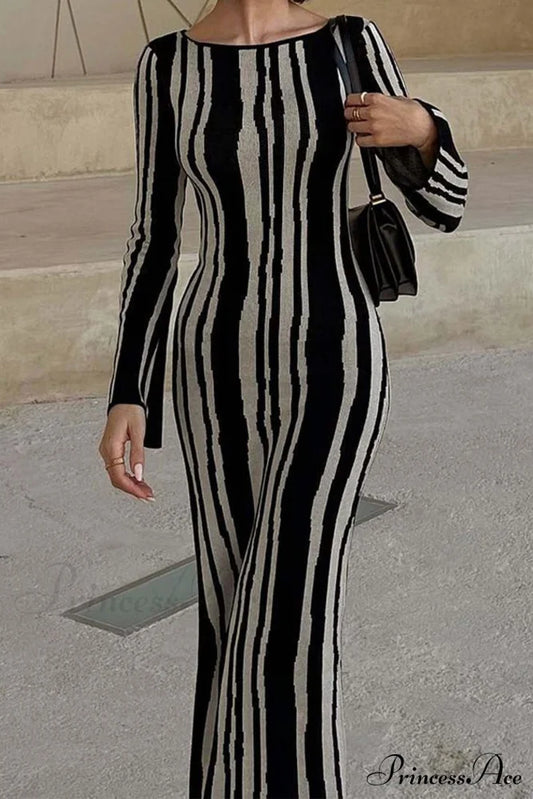 Long Sleeve Knitted Dress with Contrast Color