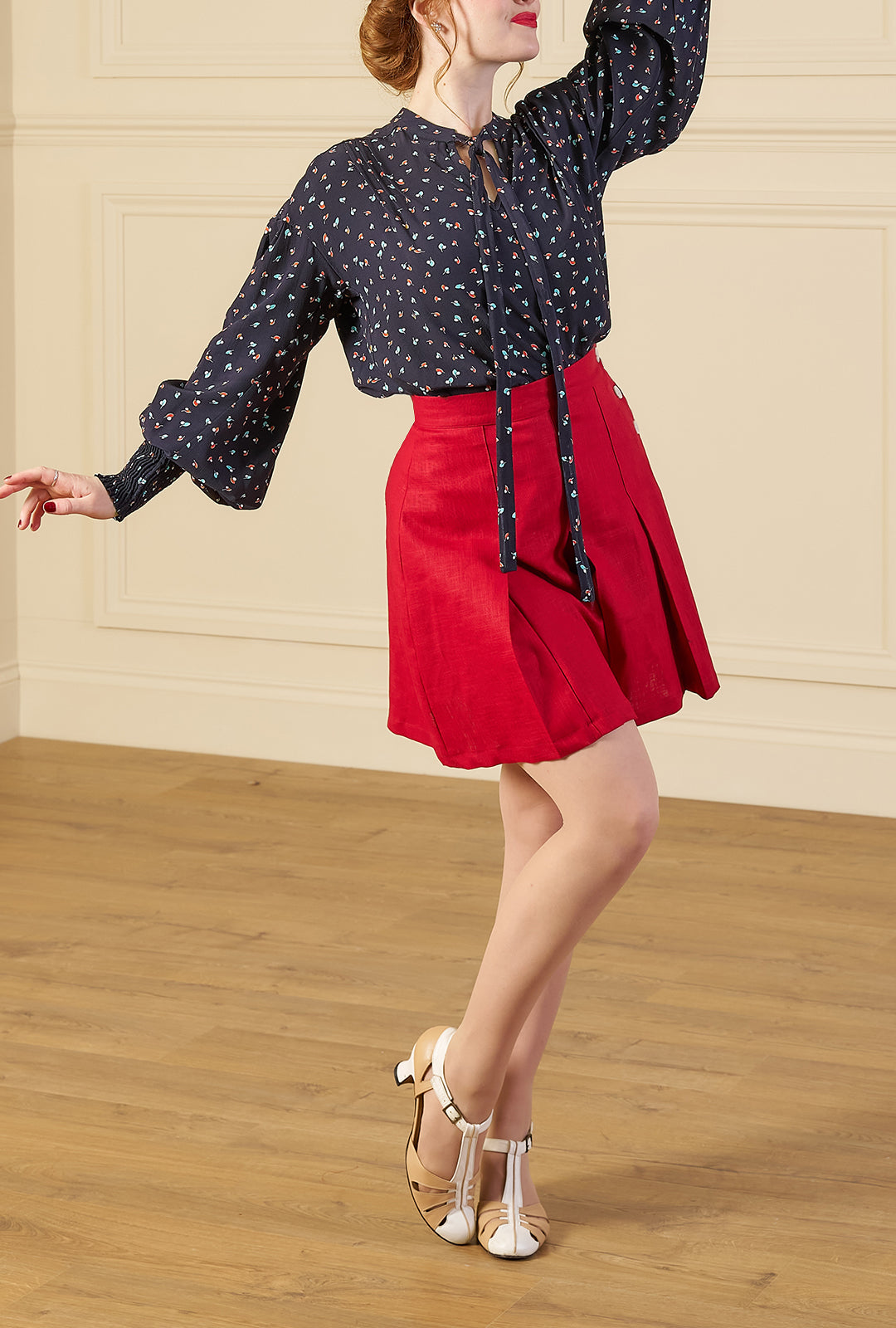 1930s Pleated Shorts - Red Natural Fibre