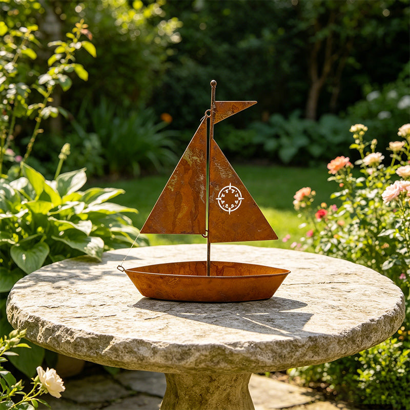 üå± Rustic Sailboat Metal Planter ‚Äì Handcrafted, weather-resistant & perfect for succulents, herbs or flowers ‚Äì charming garden or shelf decor üè°