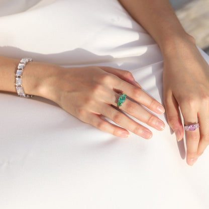 Round Three Stone Ring